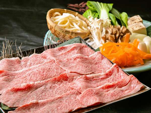 ご夕食一例：『おおいた和牛』美しい霜降りの上質なお肉。口の中でとろけます。