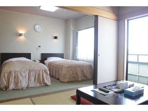 最上階にある和洋室。彦根城がよく見えます。