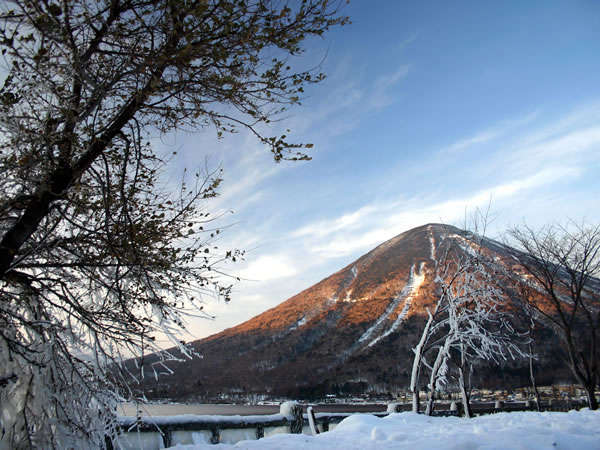 冬の中禅寺湖～男体山