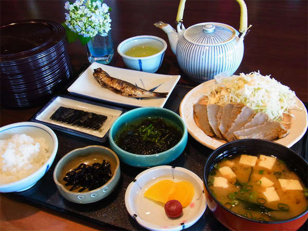 ボリューム満点のご朝食で１日の元気を充電下さい