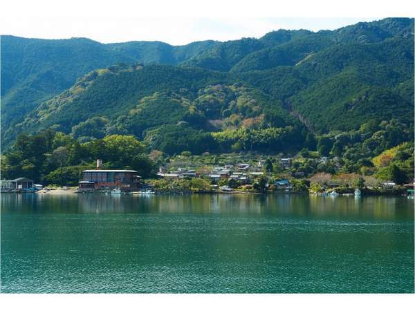 海幸山幸に恵まれた、賀田湾の一軒宿。