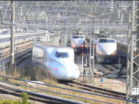 ホテルから見た新幹線車輌基地