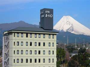 晴れた日には客室から富士山が！！日本一の山が見られるホテルです☆