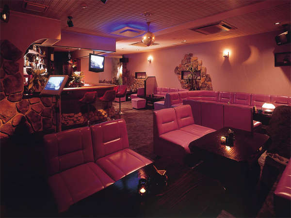 海の酒場“Lounge　SUNSHINE"まるで異空間のようなオシャレな館内