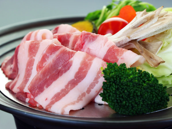 #スタンダード　上州もち豚とたっぷり野菜のタジン鍋をお召し上がりください