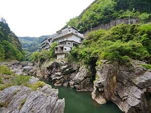 賢見温泉(世界の吉野川で KENMIラフティング)の写真その1