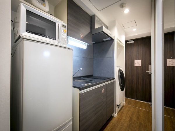 【室内設備】キッチン・冷蔵庫・電子レンジ・洗濯機を全室に完備。