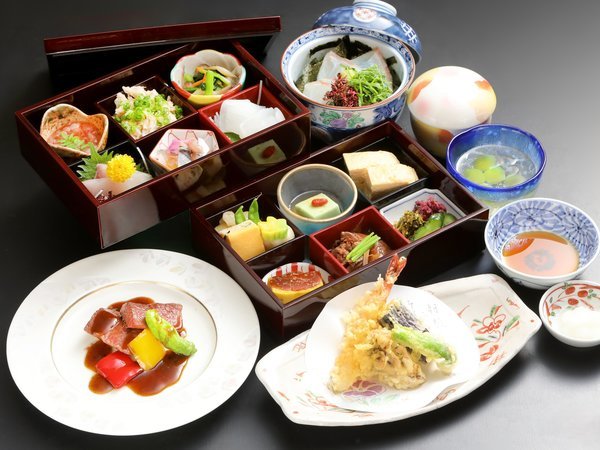 料理旅館　鶴形のプラン「お部屋食をお弁当スタイルで！岡山県産黒毛和牛ミスジステーキ付「宿Ｂｅｎｔｏ」プラン（夕朝食付）」