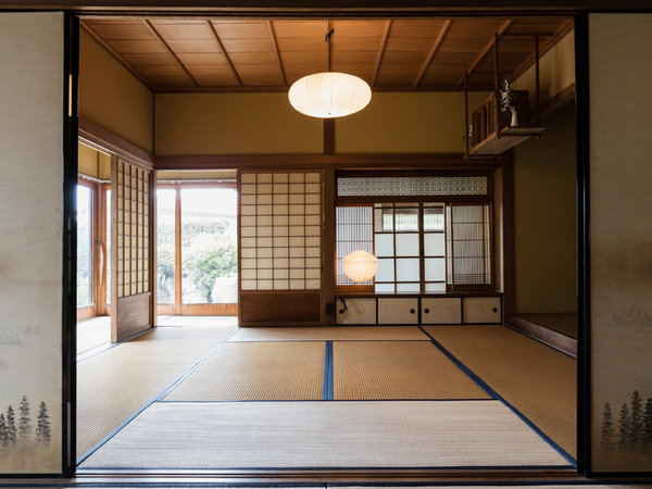 ・【部屋】純和風のお部屋。足を延ばしてゆっくりとお寛ぎください