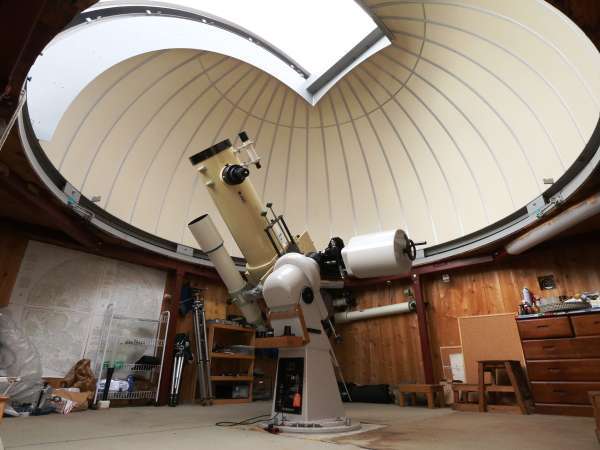 当館の天体観測。本格的な施設で星の観察はいかかでしょうか！