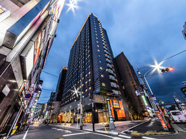 アパホテル〈東新宿 歌舞伎町タワー〉の写真その1
