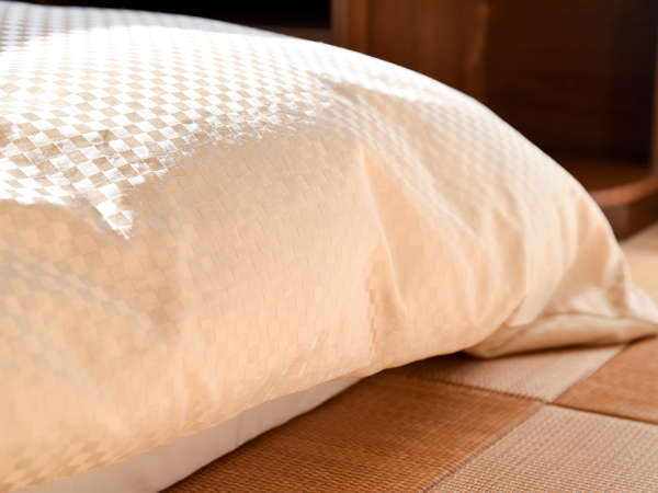 *【ベッド】厚みのあるマットレスは快適な睡眠をサポートします。