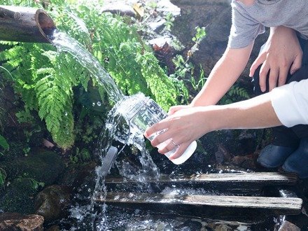 塩釜冷泉水汲み場