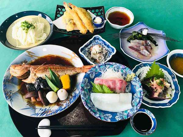 ・【お食事一例】焼き魚やお刺身などを楽しめます