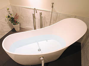 ◆純生♪個室温泉風呂♪ご利用直前に源泉を満たします
