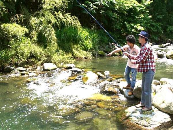 大人気の【渓流釣り体験】体験付き宿泊プランだけではなく、釣り体験のみでもＯＫ！