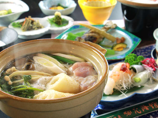 ＃【お食事】米どころ秋田が生んだ自慢の郷土料理『きりたんぽ鍋』