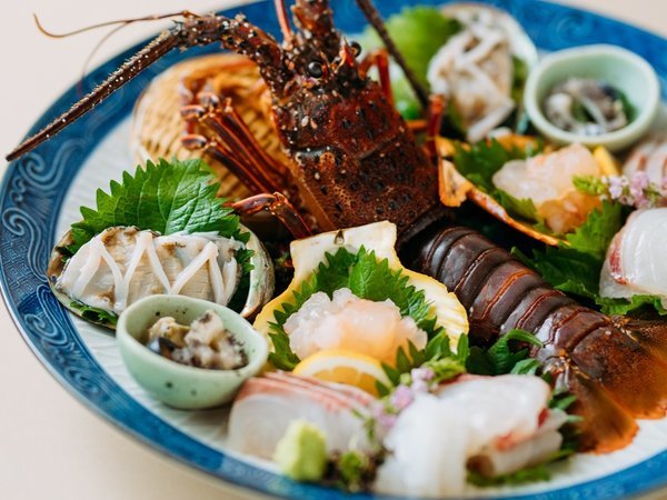 伊勢えび＆あわびプランのお造り盛合せ（写真は２人前）