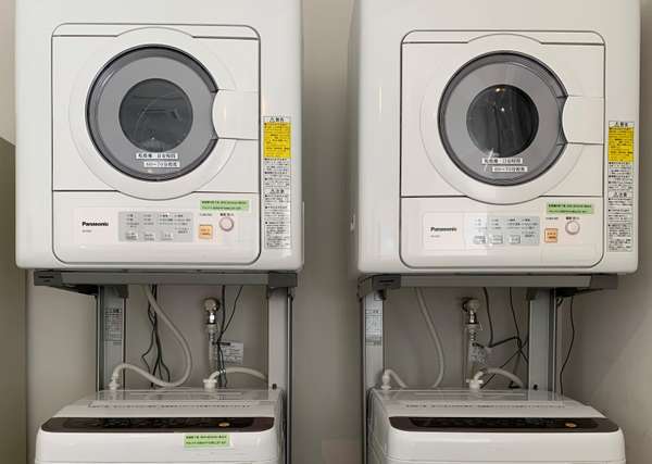 ご宿泊者様専用洗濯機(無料／洗剤はフロントにて販売（１５０円）