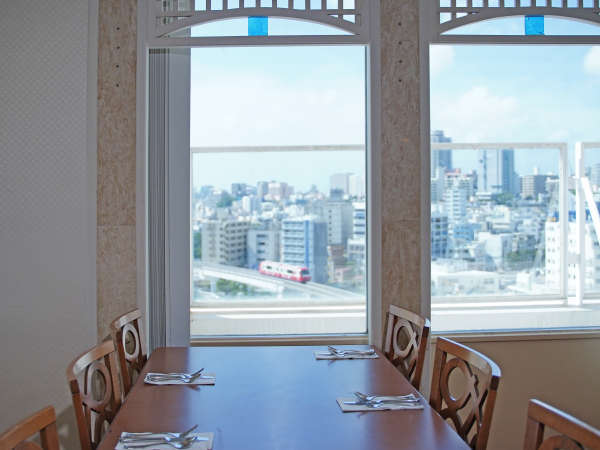 ■朝食会場は11階最上階「サモワール」へご案内