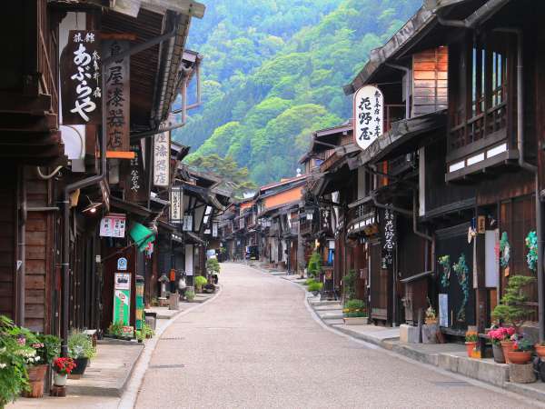 【周辺】日本の情緒を色濃く残す中山道木曽路の宿場町、奈良井宿。当館から車で17分です。