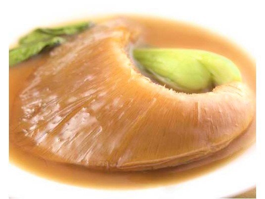 一景閣オリジナル、カツオ出汁スープの絶品フカヒレ姿煮