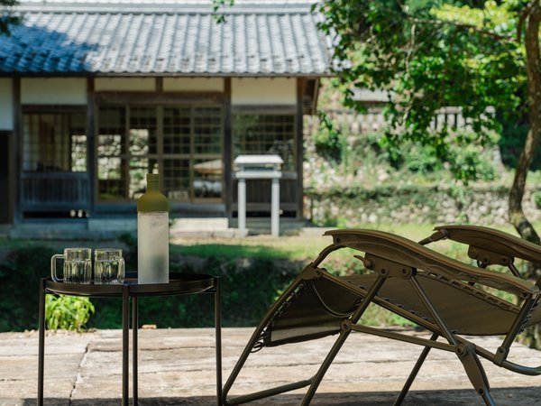 神社の前で整えるのは、つづやビレッジだけの特権。 ”自分に帰る”時間をしっかりと受け止めてくれます。