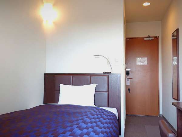 【シングルルーム】日本ベッド社製のマットレスを使用。ベッド幅は120cmでございます。