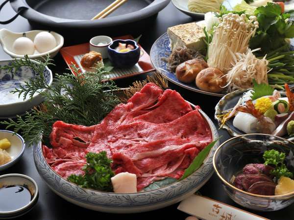 北近畿の数ある精肉店の中から厳しい基準を満たした上質な但馬牛だけを仕入れて使用致します。