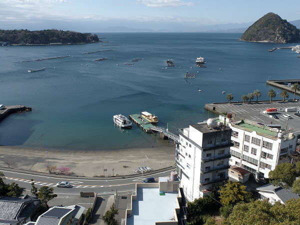 三津浜海水浴場目の前の好立地