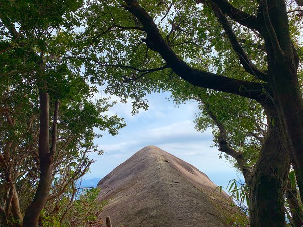 近くには便石山（びんしやま）があり絶好のロケーション。軽く登山が出来る。