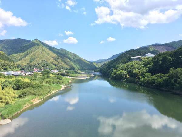 四万十川に臨むホテル星羅四万十