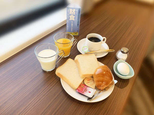 無料軽朝食をサービス！（メニュー例）