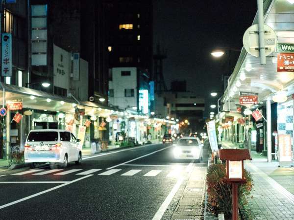 上田市中心商店街「海野町商店街」の中にあります。