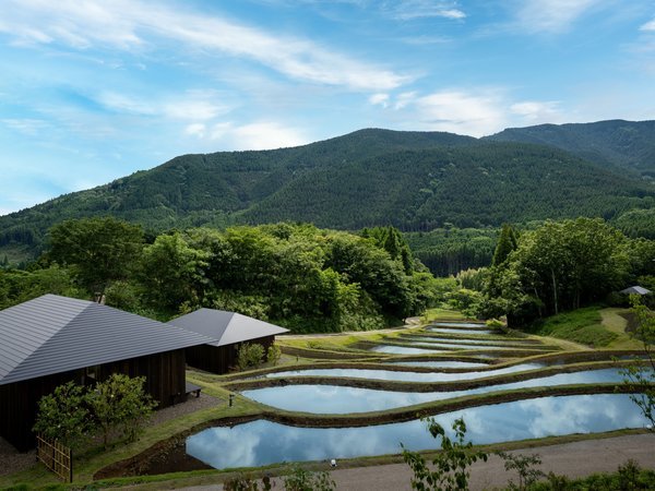 【棚田】田植え前の水鏡が美しい春