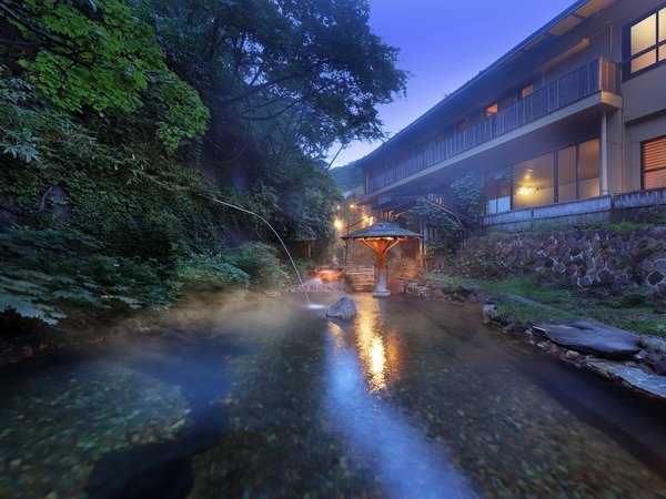 混浴露天風呂【川の湯】