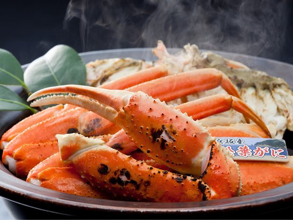 浜坂産活松葉蟹づくし | 蒸気が誘う冬の美味 松葉蟹蒸しちり(焼物)