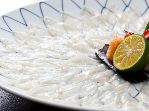 冬の極み懐石 | 透き通る美しさ、職人技が光る極上てっさ(造里)