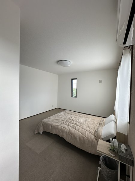 2F 寝室1　Wベットがあるお部屋は広い空間で寛げるスペース。