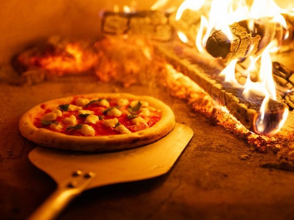 【ウェルカムピザ】窯焼きで焼き上げた、“サクサク＆もちもち”食感の手作りピザ♪