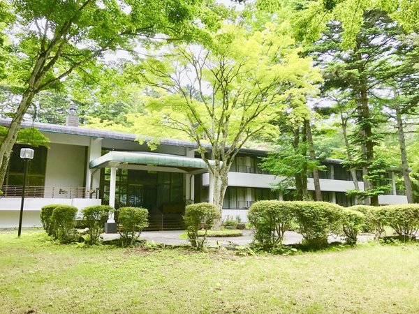 軽井沢の別荘の雰囲気を感じられる閑静な立地!空気がおいしー　（＾θ＾）♪