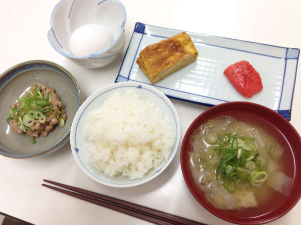 *＜朝食一例＞手作りの和定食で朝からほっこりします。