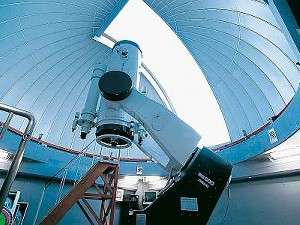 天文館は無料で利用できる。月や惑星を見てみよう！