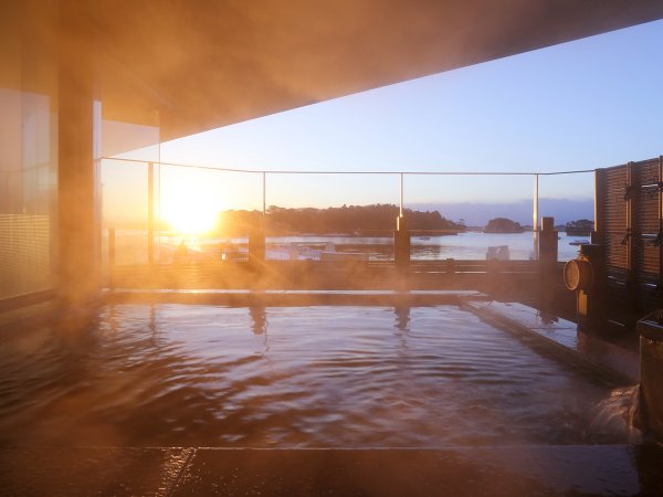 松島温泉「絹肌の湯」露店風呂（男性側）朝日を望む