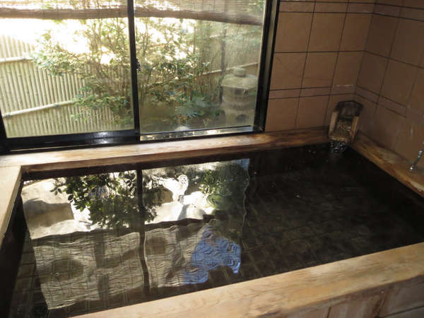 良質の塩化物泉である平潟港温泉のお風呂で身も心も温まります