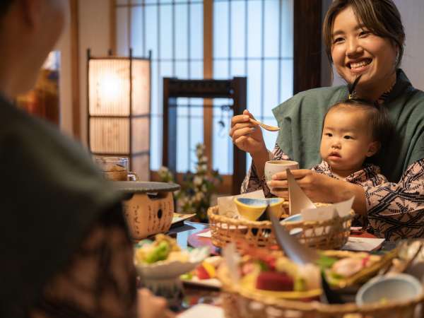 【　個室食の様子　】　「個室」での会食・お酒をお愉しみ下さい