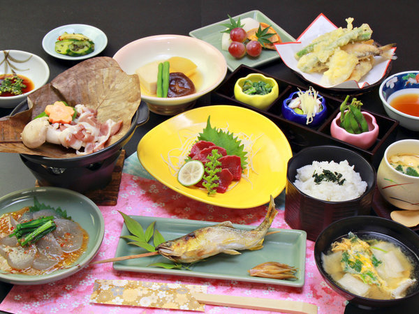 ＃【夕食】基本　食材にこだわった田舎会席　お料理全体