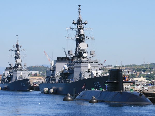 毎月第１・第３日曜日には，自衛艦の一般公開も行われています。詳しくは海上自衛隊呉地方総監部HPで。