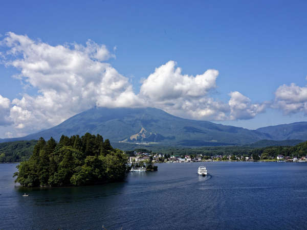 **野尻湖/雄大な妙高高原・黒姫高原に囲まれた美しい観光地です 