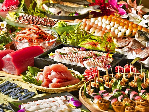夕食：『伊良湖の魚処』お造りや握り寿司